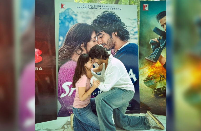 Saiyaara’s lead pair Ahaan and Aneet recreate the film’s poster after a historic opening!