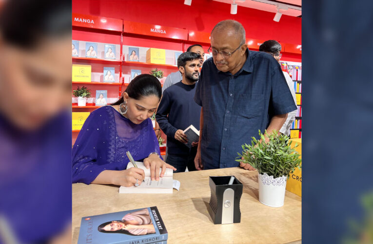 With ‘It’s Okay’, spiritual speaker Jaya Kishori turns author!