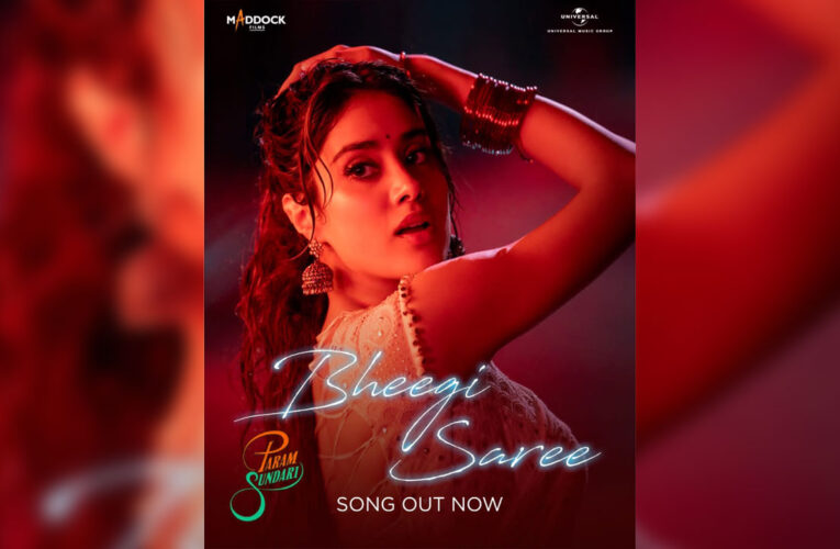 Check out Janhvi Kapoor in ‘Bheegi Saree’!