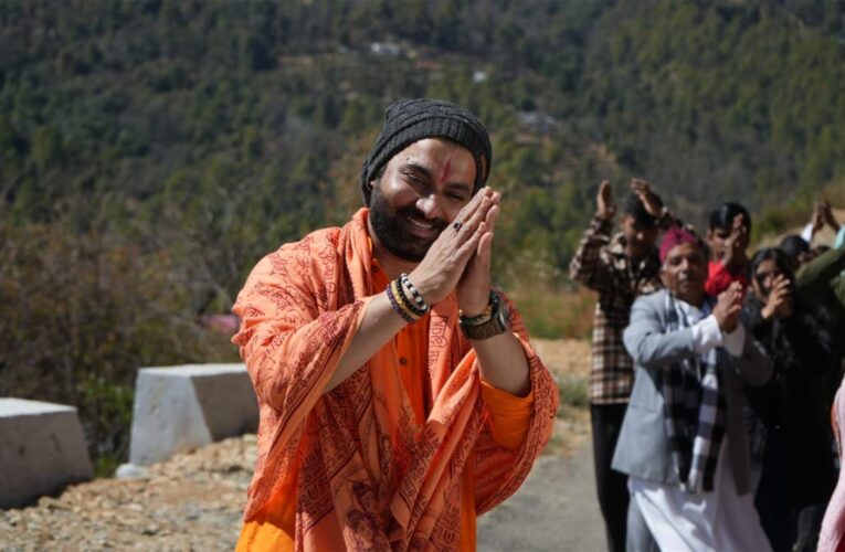 ‘Chalo Chale…’ from Fakireeyat, starring Santosh Juvekar, released!