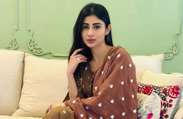 Mouni Roy is Back on the Sets of Madhur Bhandarkar’s ‘The Wives’!