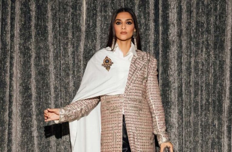 Sonam Kapoor Attends Anamika Khanna’s AK|OK Showcase!