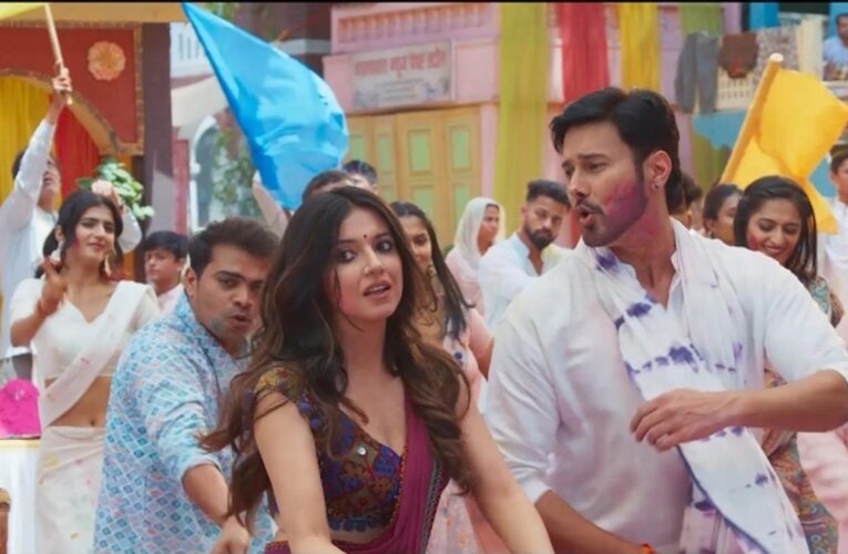 Divya Khossla Brings Desi Glam in the Next Track, ‘Gulabi Saawariya’ from ‘Ek Chatur Naar’!