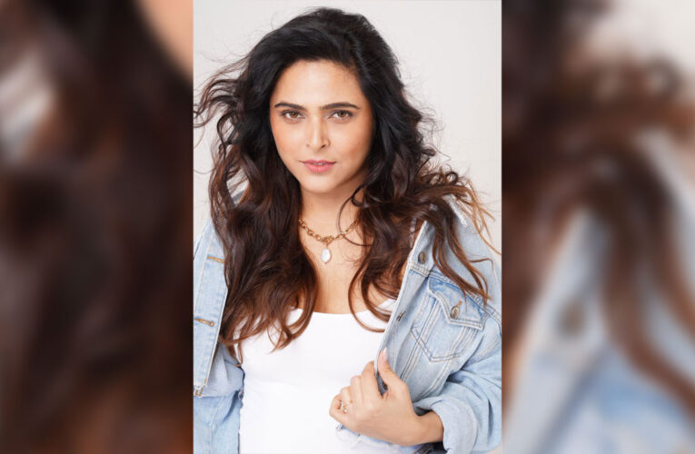 With Denim-on-Denim Look Madhurima Tuli Makes a Style Statement!