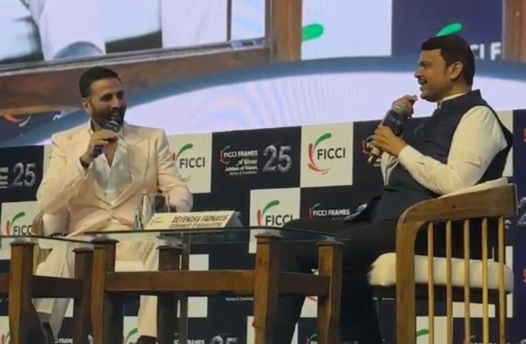 CM Devendra Fadnavis to Akshay Kumar, “A versatile actor like you should explore all kinds of roles”!