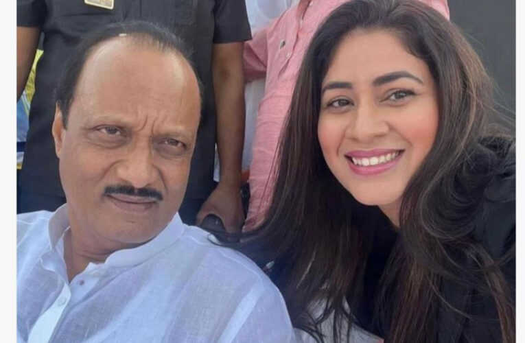 Anchor Kashyata Bhatia remembers her meeting with late Ajit Pawar!