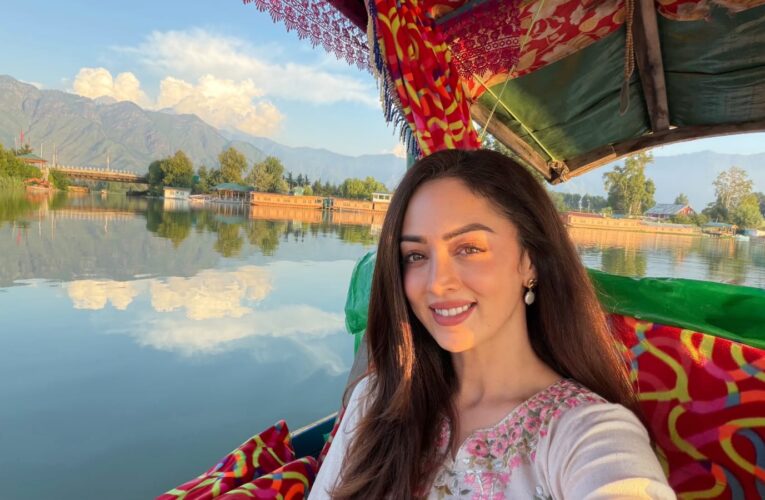 Sandeepa Dhar’s Emotional Trip to Her Kashmir Ancestral Home Unearths Forgotten Treasures!