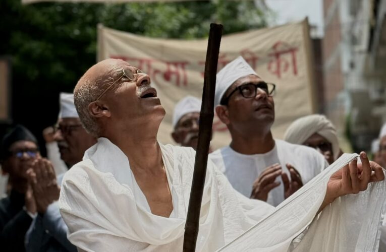 Manoj Bajpayee’s Striking Transformation as Mahatma Gandhi in Sudhir Mishra & Anubhav Sinha’s Next Sets the Internet Abuzz!
